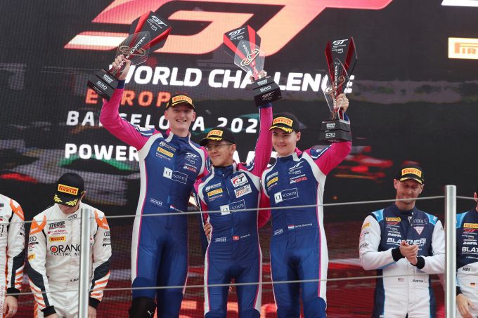 GT World Challenge Endurance Cup Barcelona 2025 press-members-gallery Bronze Cup-racewinnaars in Barcelona: A.Au / M.Schuring / L. Hartog met de Porsche 911 GT3 R (992) van Rutronik Racing (l-r)