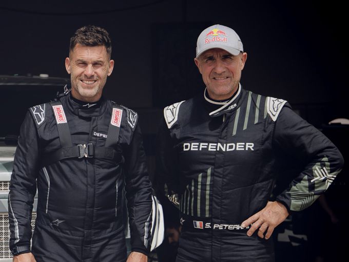 Defender Dakar D7X-R rallyauto