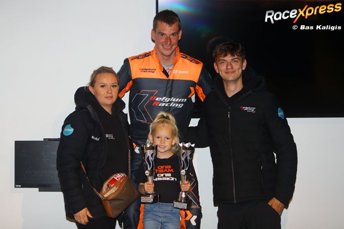 Karttopper Sam Claes rijdt naar podium in voorbereiding op Supernationals in Las Vegas