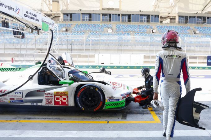 Robert de Haan test in een Porsche 963
