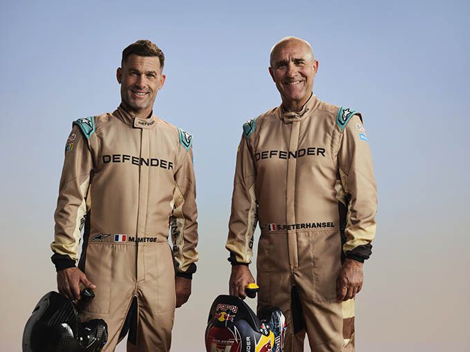 DEFENDER_RALLY_MIKA_METGE_STEPHANE_PETERHANSEL