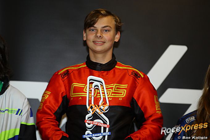 Karttalent Hugo van der Velden knalt van P15 naar winst in NXT Assen: 