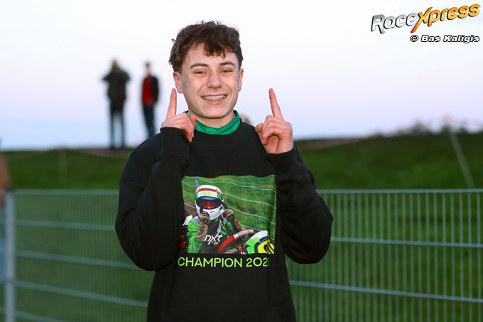 Kartbelofte Jermaine de Vries kroont zich tot kampioen bij NXT in de 2-takt Senior Nationaal