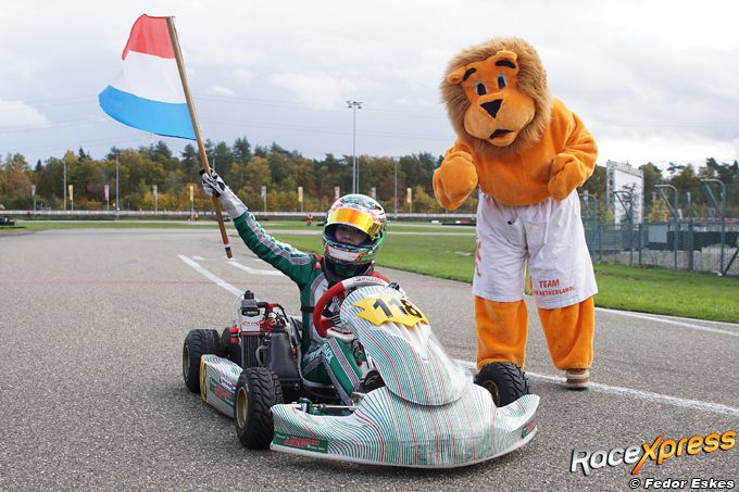 Tren van Melick met een verschil van 1 punt rookiekampioen in superspannend laatste NK: 