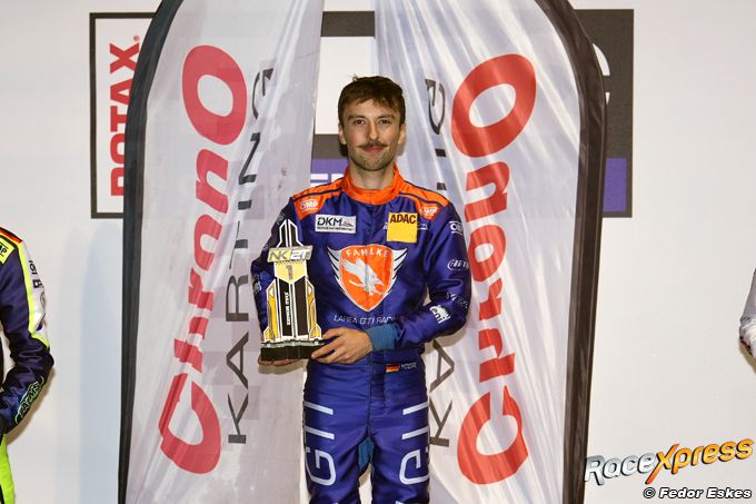 Yoeri Schoens pakt eerste NK-zege met indrukwekkende opmars in Genk: “Tuurlijk ben ik hier heel blij