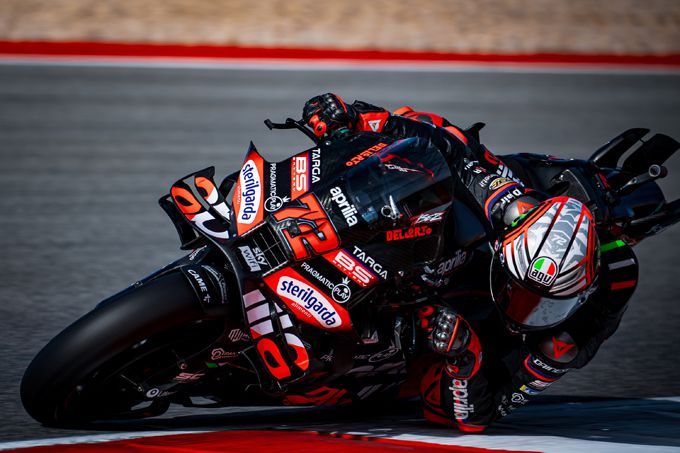Marco Bezzecchi domineert en wint in Portimo  de meest succesvolle MotoGP-seizoen ooit voor Aprilia Racing