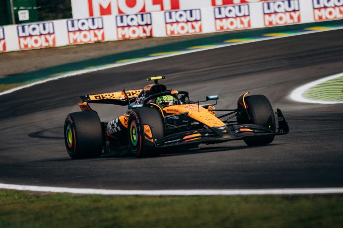 Regenachtige Racedagen: Binnenalternatieven om de Spanning Levend te Houden