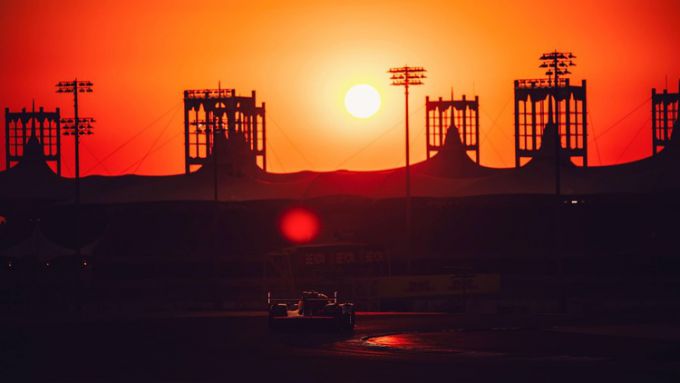 Seizoensfinale FIA WEC 2025 Bahrain International Circuit Porsche Foto PN