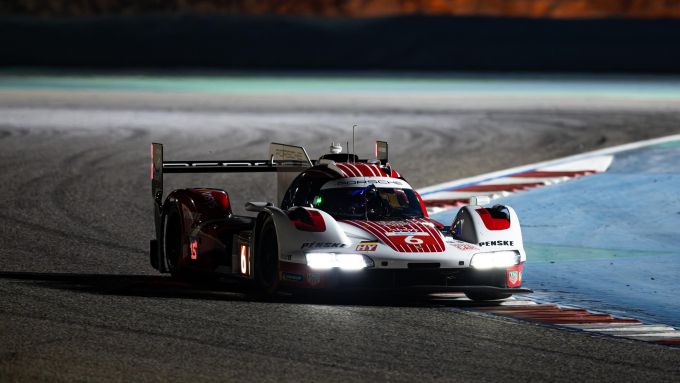 Seizoensfinale FIA WEC 2025 Bahrain International Circuit Porsche Foto PN