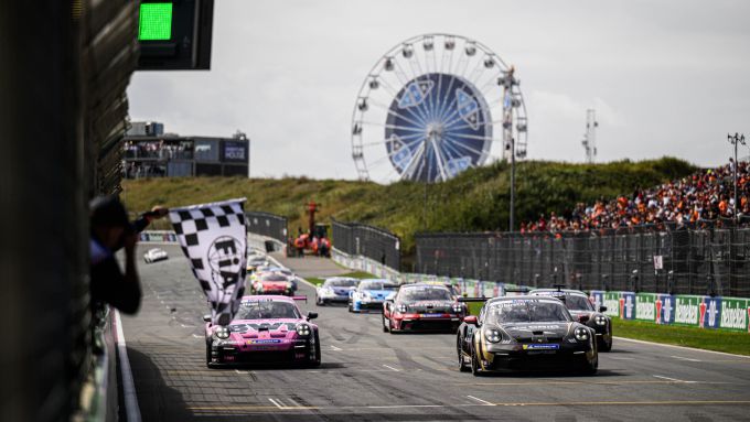 Porsche Motorsport Night of Champions in Stuttgart Foto 16