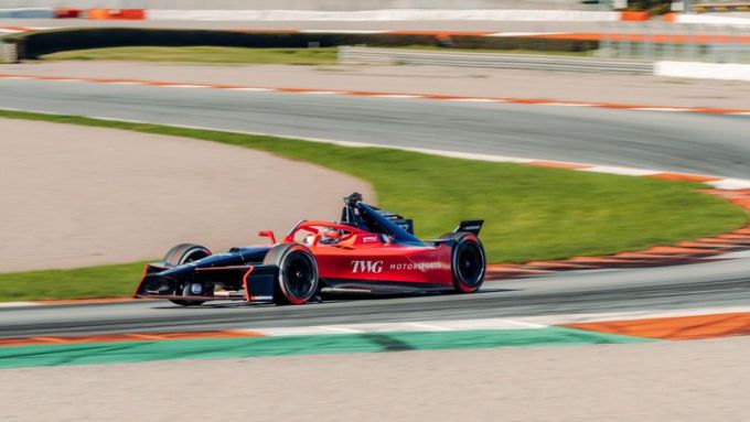 Porsche ABB FIA Formula E World Championship 2025-26 Racing for Charity 13