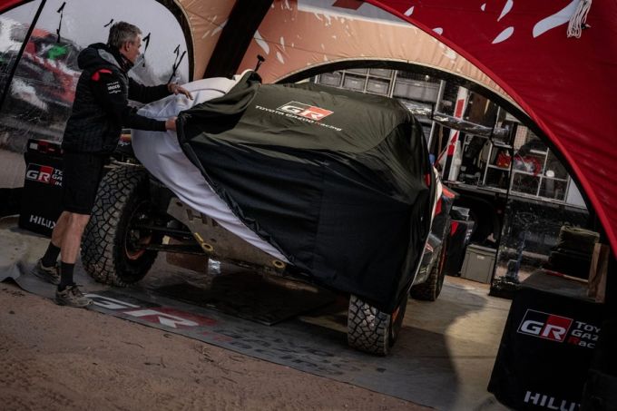 Dakar Rally Toyota Gazoo Racing W2RC-team (TGR W2RC) blufpoker 8e etappe Foto 12