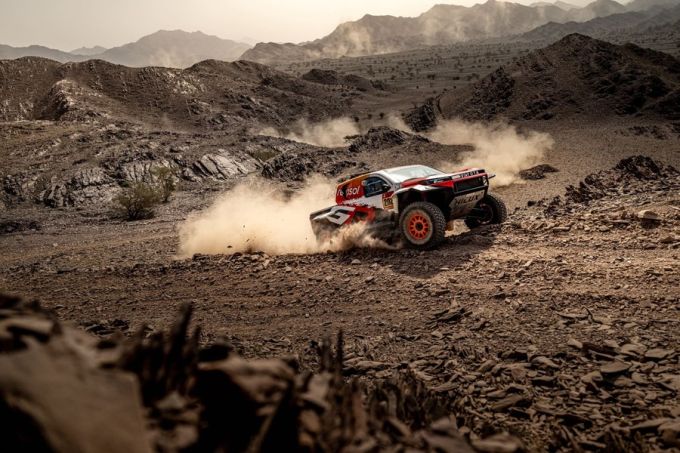 Dakar Rally 2026 Stage 2 TOYOTA GAZOO Racing W2RC DKR GR Hilux Foto: newsroom.toyota.eu 11