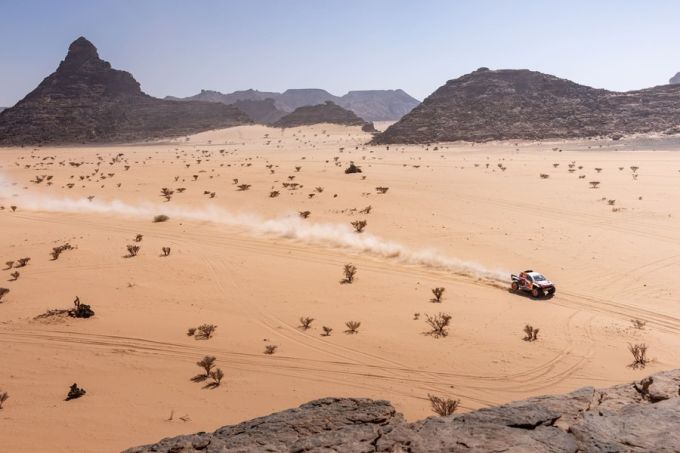 Dakar Rally Toyota Gazoo Racing W2RC-team (TGR W2RC) blufpoker 8e etappe Foto 6