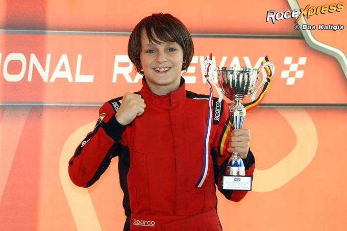 Karttalent Jordi van Gorkom krijgt beker voor knap debuutseizoen en stapt over naar GK4 Kart Series