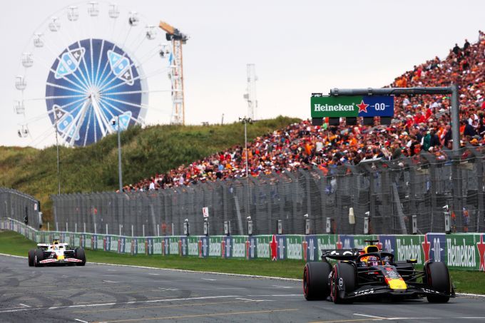 Max_Verstappen_en_Isack_Hadjar_actie_GP_Zandvoort_2025