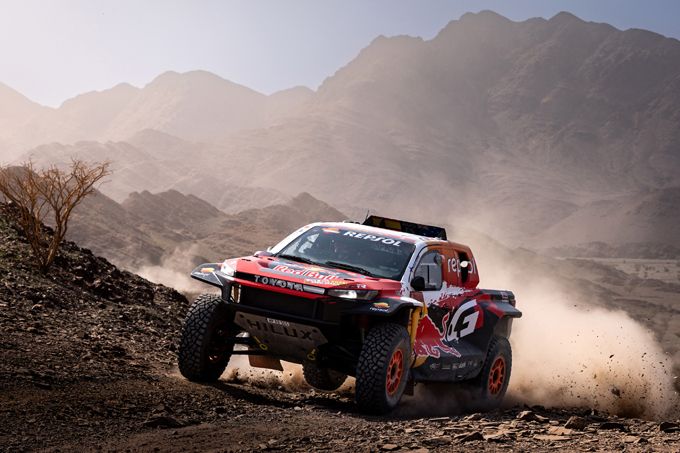 Toby Price en Armand Monleón tijdens etappe 2