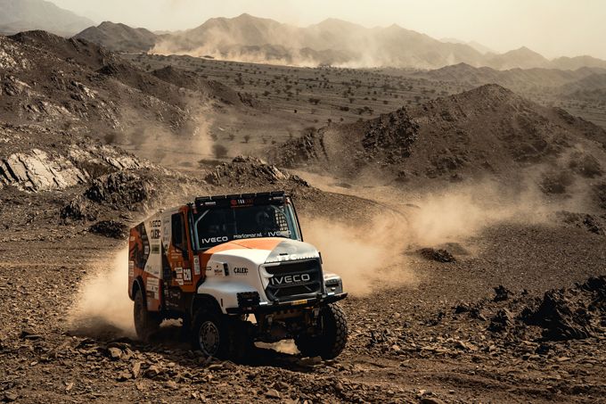 Jongste Dakardeelnemer 2026 imponeert met knappe 14e plaats in etappe Yanbu – Alula