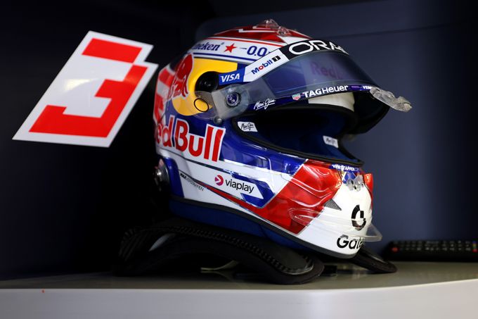 Max Verstappen test RB22