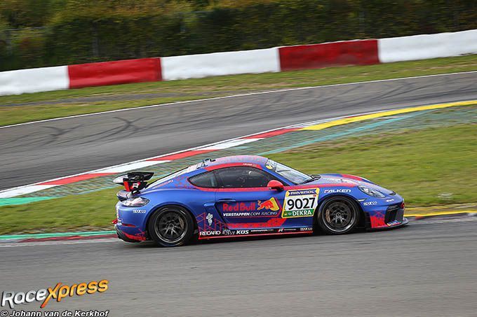 Max Verstappen Porsche 718 Cayman GT4 RS CS Lionspeed