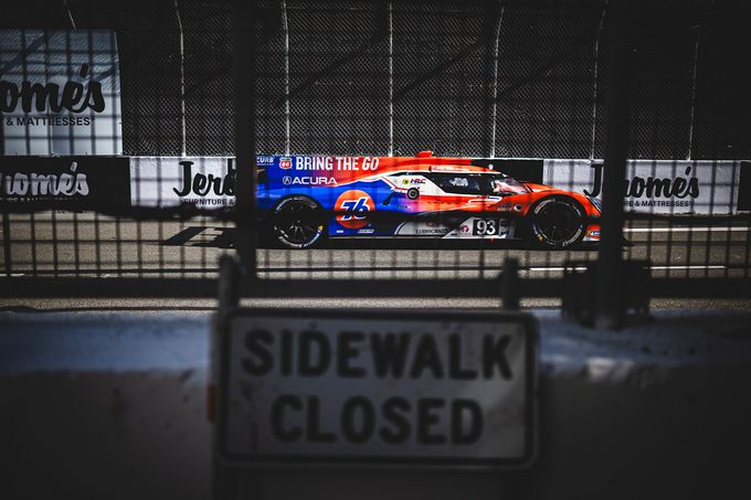 Acura win in Long Beach