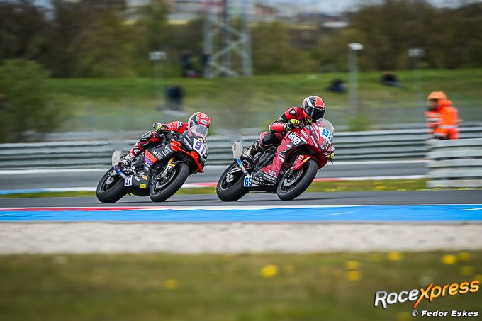 België boven! Fleerackers verslaat Vannucci in WorldSPB-thriller op Assen, thuisheld Buis op het pod