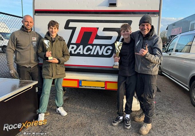 Boezemvrienden Janssen en Van Taarling pakken dubbel podium tijdens NK viertakt in Berghem; winst vo