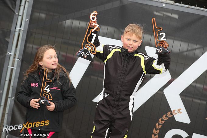 Karttalentje Floyd ten Holt 7 pakt in Emmen zijn eerste overwinning ooit