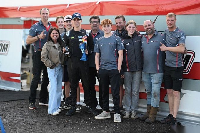 Oldenzaal-express! Job Bult opnieuw podium in Benelux Series, zijn broers Mart en Nout dik in de pun