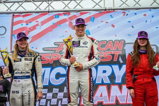 Robin Bleekemolen maakt indrukwekkend racedebuut NASCAR Euro Series, neefjes Oliver en Benjamin Blee