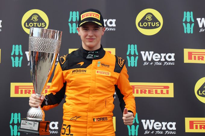 Max Verstappen ontfermt zich over Belgisch racetalent Dries Van Langendonck: “Ik ben onder de indruk