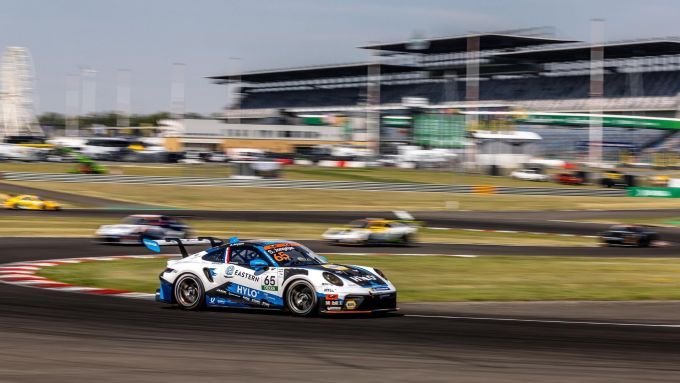 Porsche Sixt Carrera Cup Duitsland 2026 Norisring Neurenberg foto 2 Sam Jongejan NED Nr65 Team75 Bernhard