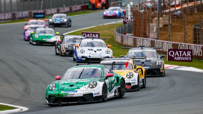 FOTO'S - Rookie Cauhaupé grijpt eerste Supercup-zege op Zandvoort, Van Lagen tweede en Schuring naar derde plek