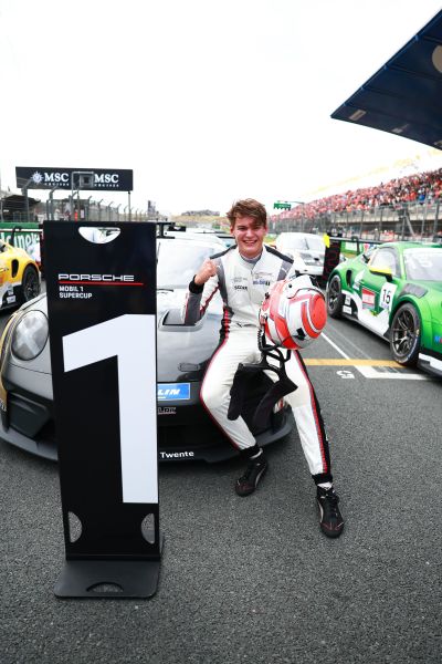 Flynt Schuring nieuwe Porsche Supercup-kampioen, Van Lagen en De Haan op podium, straffen na afloop + UITSLAG