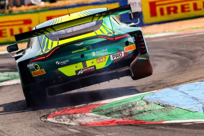 GT World Challenge 2026 FP1 & FP2 Sprint Cup-weekend Magny Cours foto 41 Comtoyou racing Aston Martin