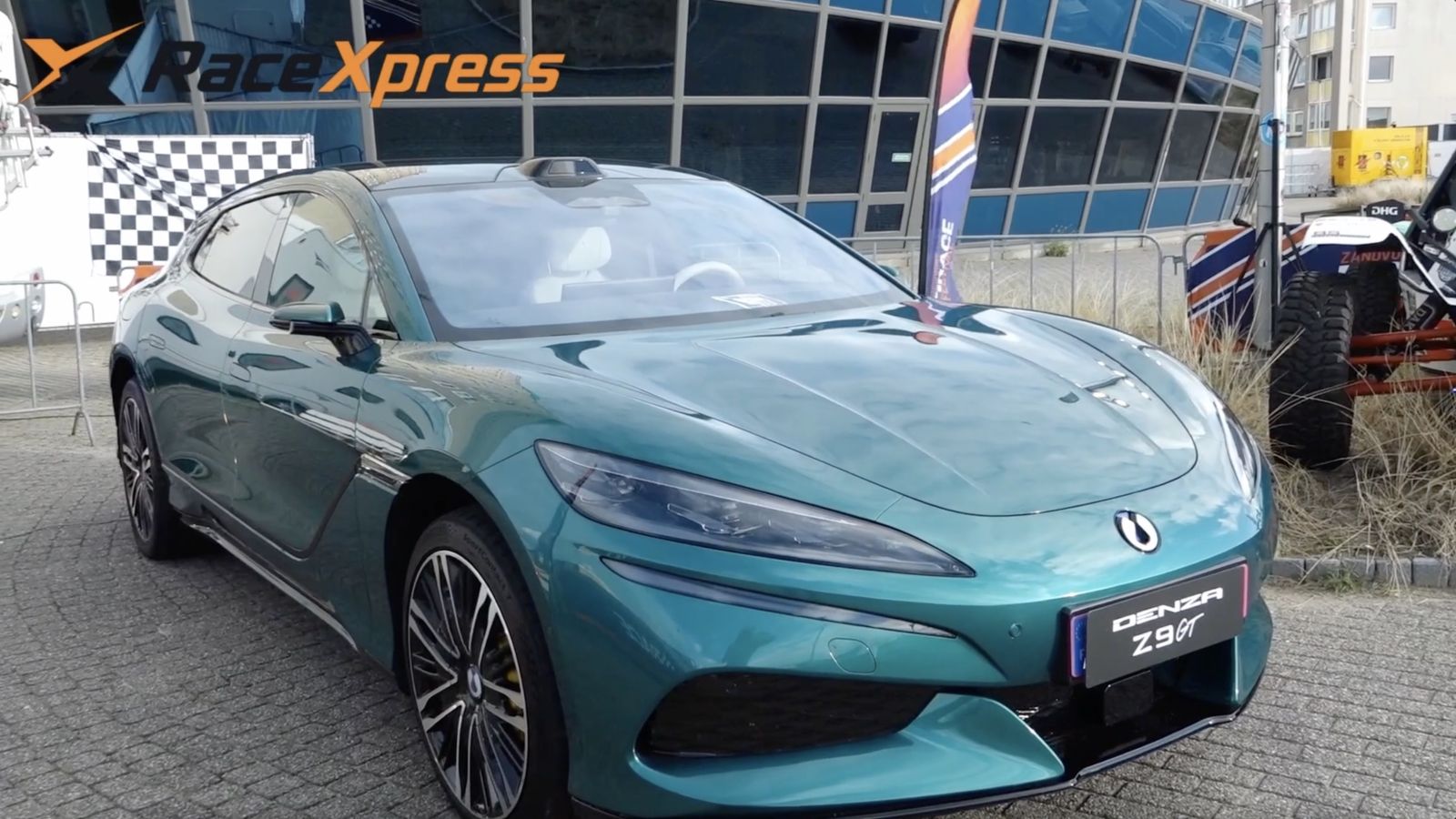 VIDEO: De F1 in Zandvoort had een primeur op Nederlandse bodem! BYD Denza Z9 GT