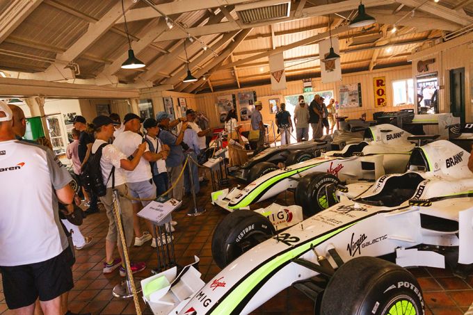 Brooklands viert honderdjarig bestaan van de eerste Grand Prix van Groot-Brittannië in spectaculaire stijl
