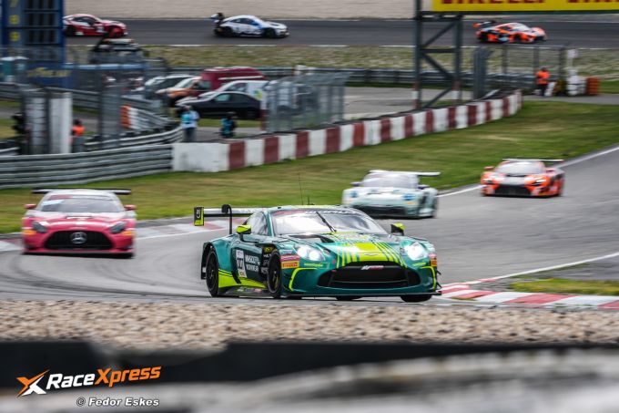 Aston Martin wint GT World Nürburgring, podium Verstappen Racing, Team-Mann Filter grijpt titel + UITSLAG