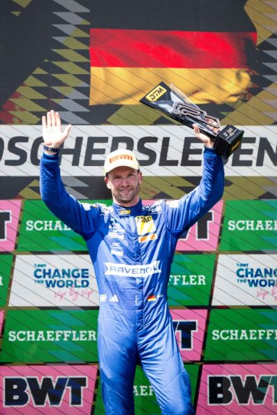 Maro Engel alsnog winnaar DTM Race 2 Oschersleben