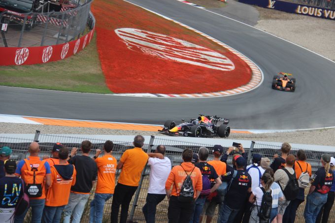 Max Verstappen zoekt de limiet wat mogelijk is met de RB22