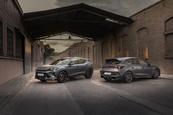 CUPRA vernieuwt e-Hybrid-gamma en introduceert ABT-Line pakket