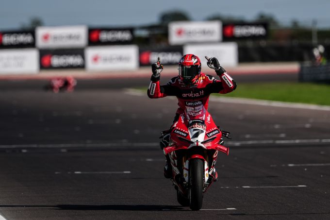Ducati de één-twee: Iker Lecuona domineert