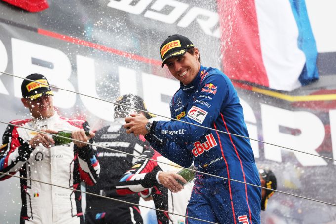 FOTO'S - Dani Juncadella ruikt titel op Zandvoort: het Mercedes-AMG Team Verstappen kan geschiedenis schrijven in spannende Sprint Cup