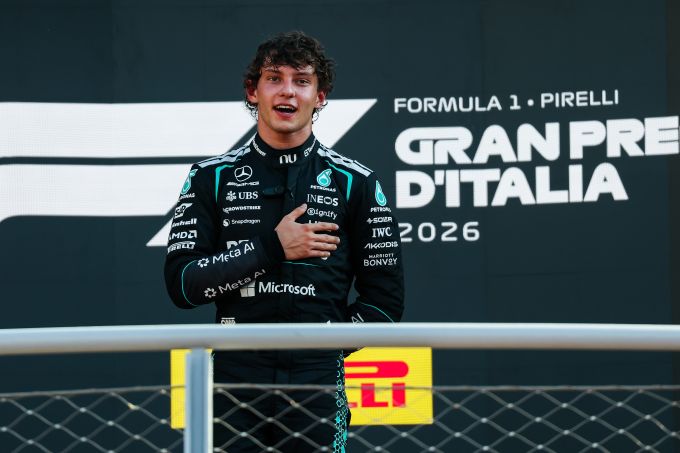 FOTO'S - Van achteraan naar Monza-glorie: Kimi Antonelli schreef na 60 jaar geschiedenis voor eigen publiek