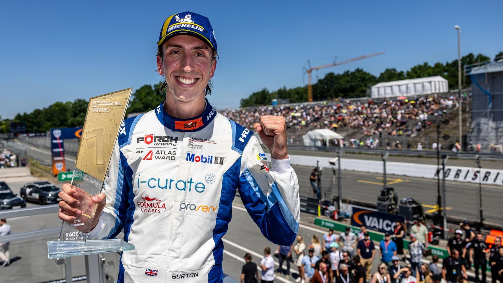 Gus Burton met behulp van Timo Glock, Nicky Catsburg en 2222 anderen naar seizoensfinale Porsche Sup