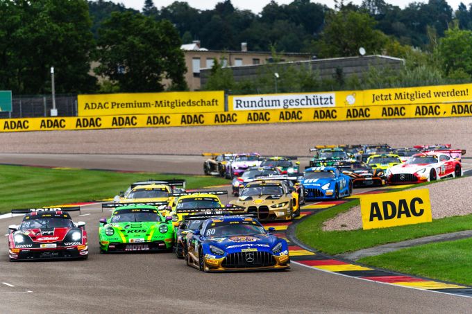 Maro Engel startte vanaf poleposition in de 14e kampioenschapsrace