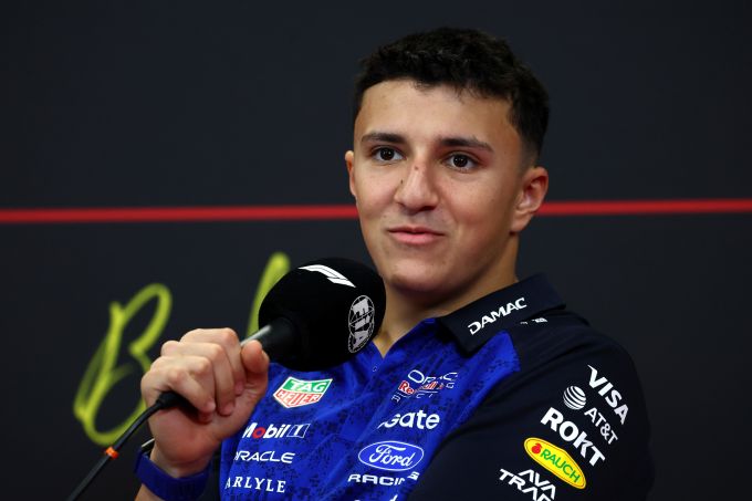 Isack Hadjar keert terug bij Red Bull en verschijnt weer naast Max Verstappen aan de start in Bakoe