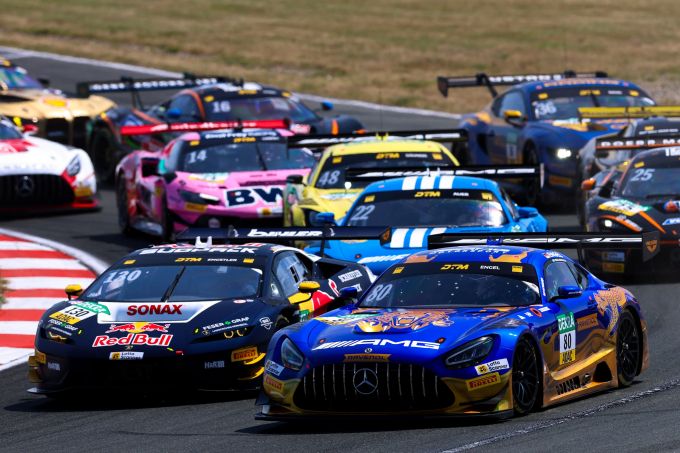 FOTO'S - DTM ontploft op Sachsenring: Engel en Preining jagen op de titel, achtervolgers ruiken hun kans