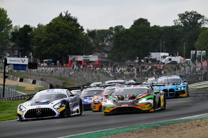British GT 26-27 sept 2026 Brands Hatch start GT3 Chris Lulham voor Rob Collard