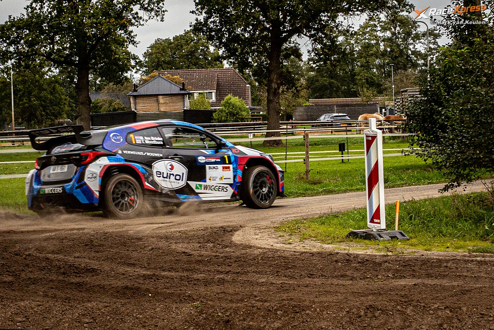 Gregoire Munster wint de 44e Eurol Hellendoorn Rally: Tom Pieri wint bij de Historics + UITSLAG